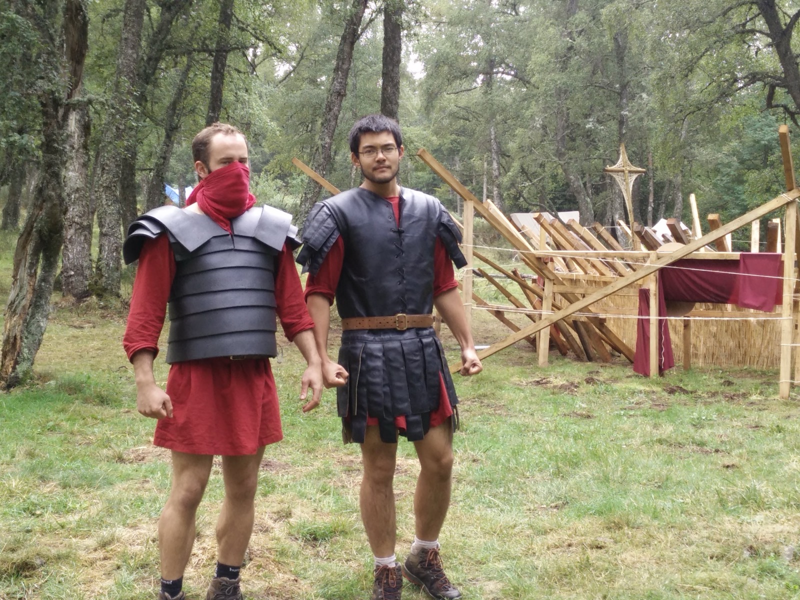 Deux chefs en costumes romains pour le grand jeu
